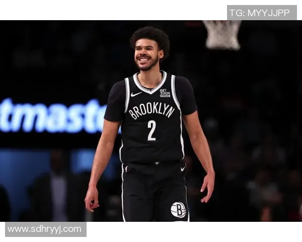 维持悬念！阿夫迪亚单打卡梅隆-约翰逊 转身强硬上篮打成2+1！