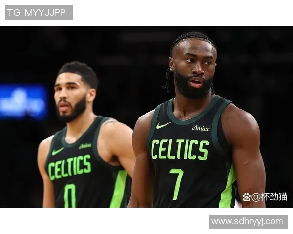 CBS记者：凯尔特人目前只需送走两份底薪合同就能避开奢侈税